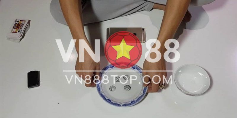 Có rất nhiều cách bịp trong xóc đĩa